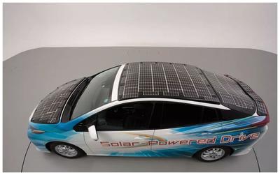 上下班从此告别充电桩!丰田新能源黑科技,太阳能电动车亮相